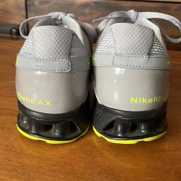 NIKE Reax Sneakers Size 10 main image 6